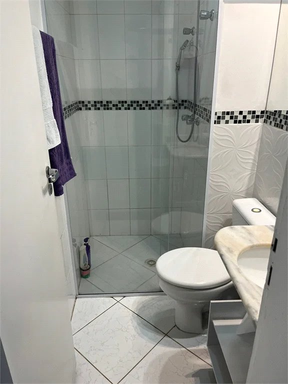 Casa à venda com 3 quartos, sendo 1 suíte, no condomínio New Village, Cotia - SP