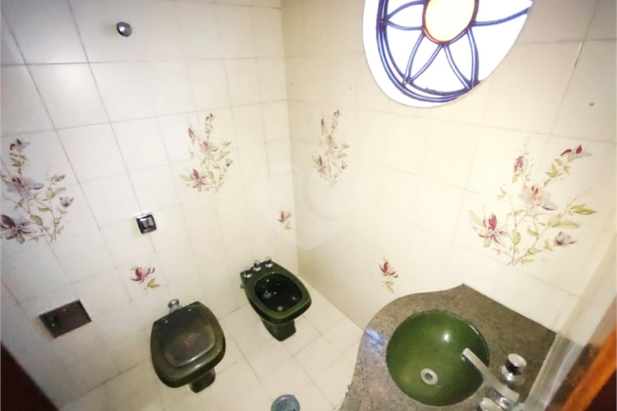 Sobrado à venda ou para alugar com 5 quartos, sendo 3 suítes, em Jardim França, São Paulo, SP