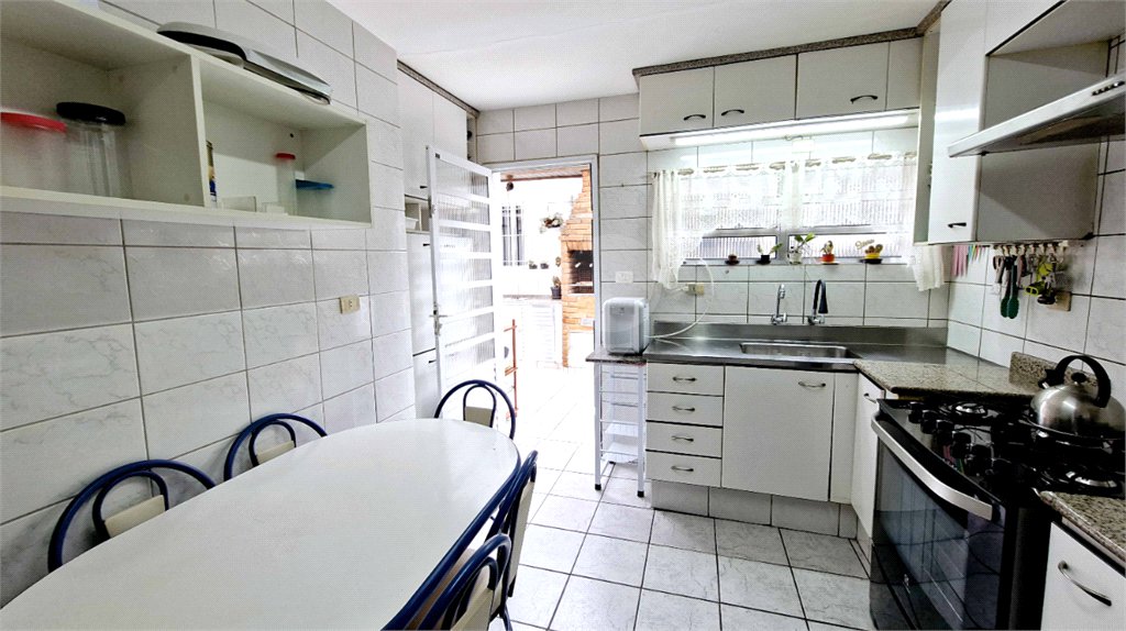 Sobrado à venda com 3 quartos, sendo 1 suíte, em Alto da Boa Vista, São Paulo, SP