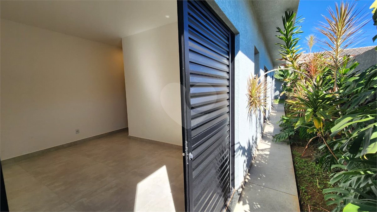 Casa para alugar com 3 quartos, sendo 1 suíte, no condomínio Chácaras Brasil, Atibaia - SP