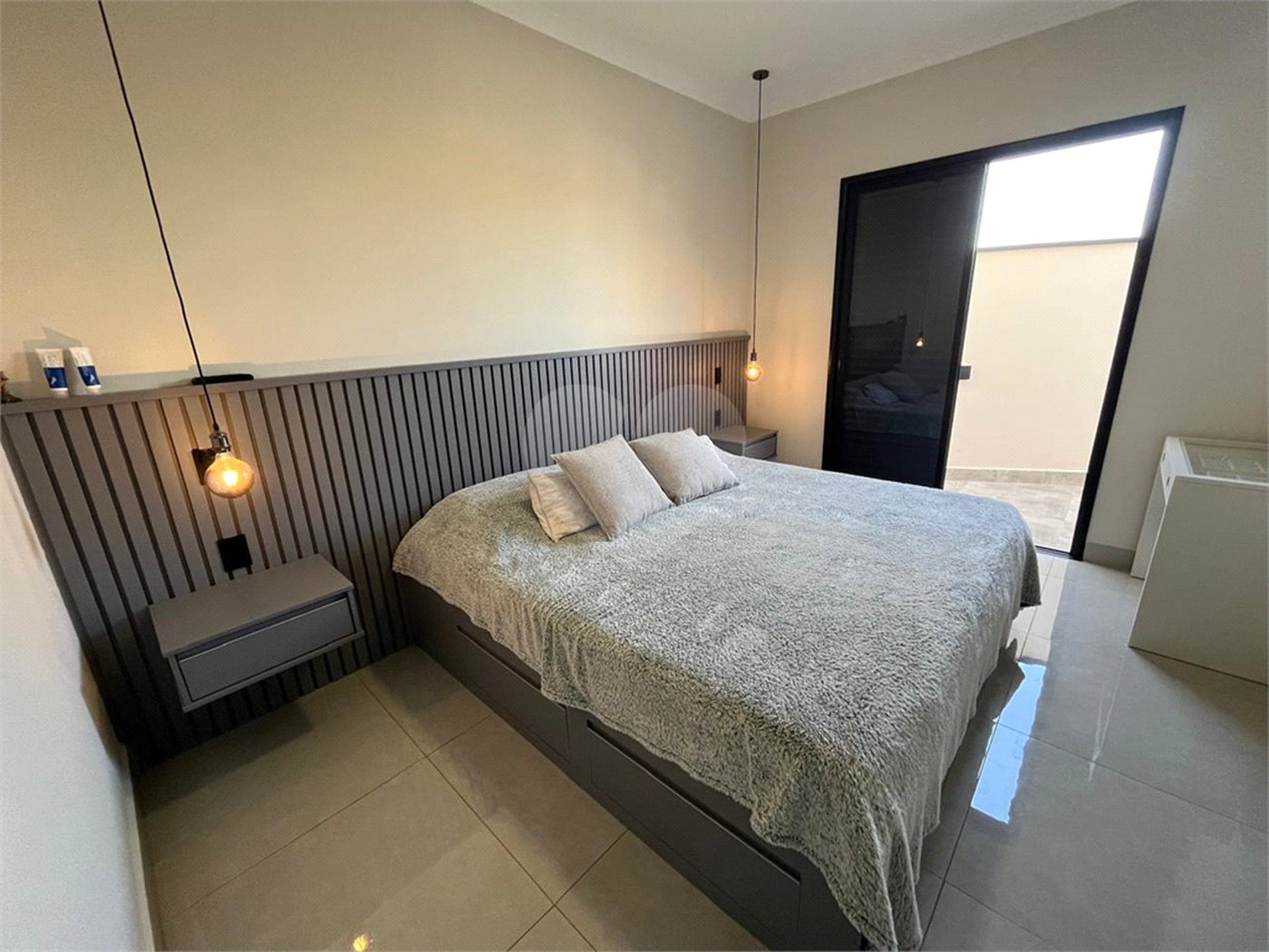 Casa à venda com 3 quartos, sendo 1 suíte, no condomínio Vila Paraty, Indaiatuba - SP