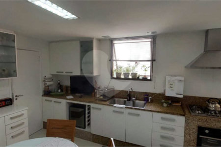 Apartamento à venda com 4 quartos, sendo 1 suíte,  em Tijuca, Rio de Janeiro, RJ