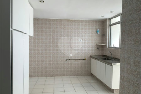 Apartamento à venda com 3 quartos, sendo 1 suíte, em Alto da Boa Vista, São Paulo, SP