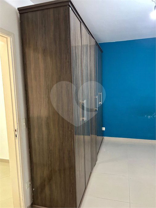 Casa à venda com 3 quartos, sendo 1 suíte,  no condomínio Village St. Louis, São Paulo - SP