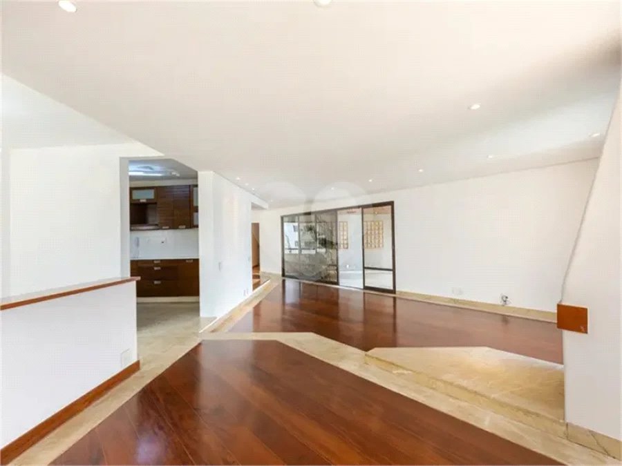 Apartamento à venda ou para alugar com 3 suítes em Real Parque, São Paulo, SP