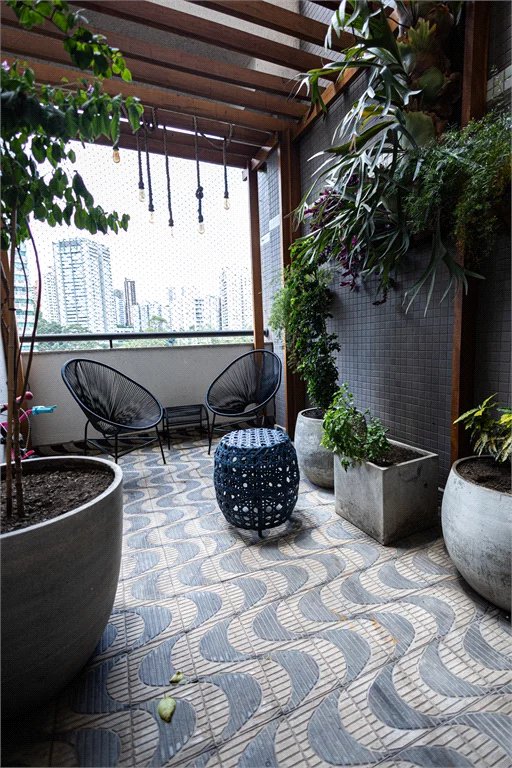 Apartamento à venda com 5 quartos, sendo 4 suítes, em Parque Reboucas, São Paulo, SP