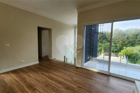 Casa à venda com 5 quartos, sendo 2 suítes, no condomínio Residencial Jardim Primavera, Louveira - SP