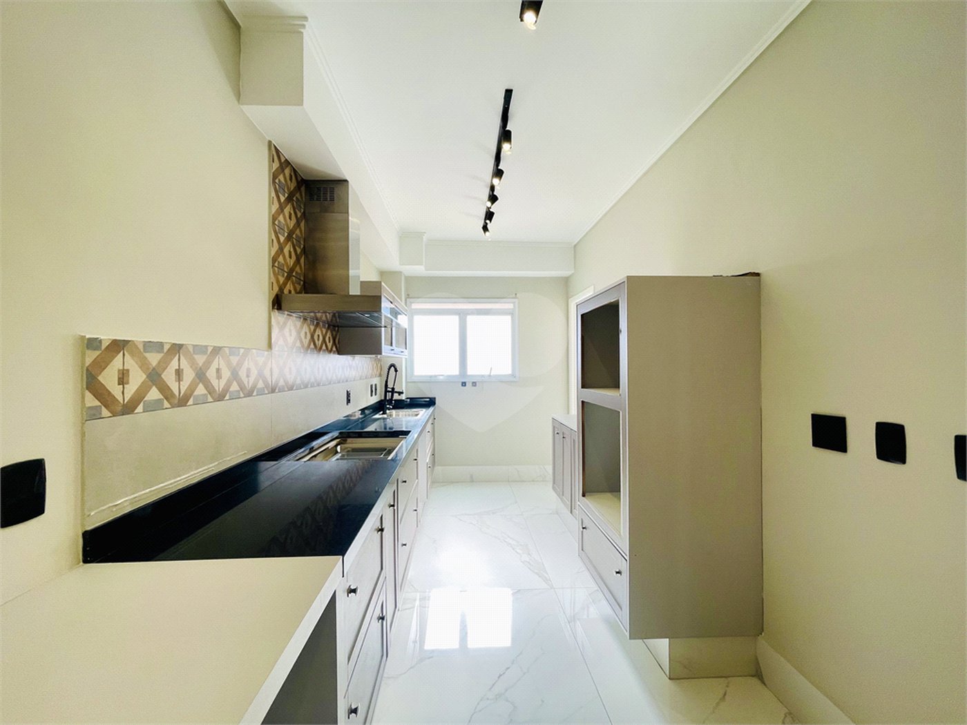 Apartamento à venda com 3 suítes em Vila Gilda, Santo André, SP