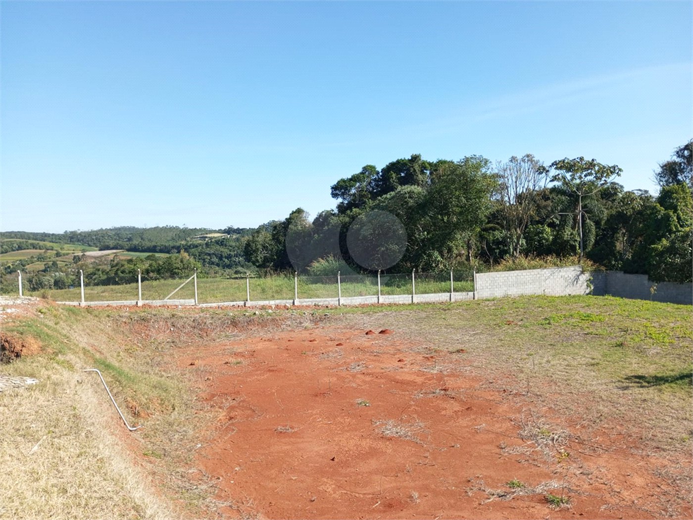 Chácara à venda com 3 quartos, sendo 2 suítes,  em Cocuera, Mogi das Cruzes, SP