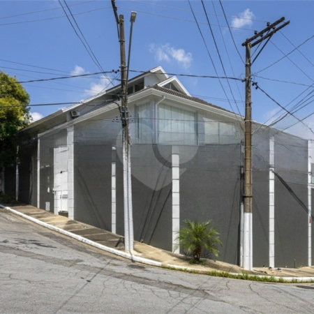 Sobrado à venda com 4 quartos, sendo 3 suítes, em Tucuruvi, São Paulo, SP