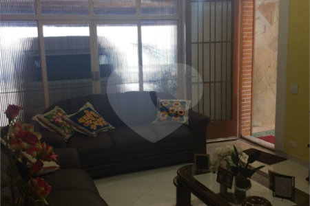 Sobrado à venda com 2 quartos em Vila Galvão, Guarulhos, SP