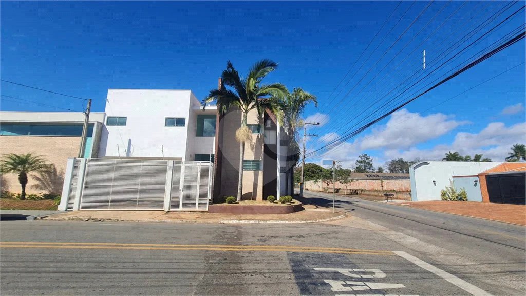 Sobrado à venda com 3 suítes em Vila Nastri, Itapetininga, SP
