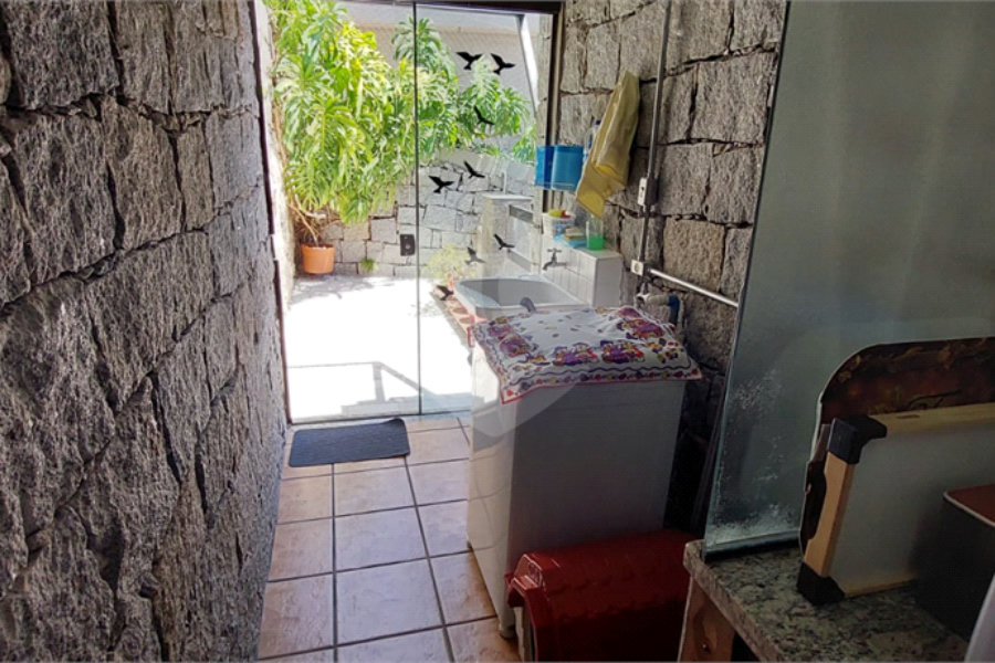 Casa à venda com 3 quartos, sendo 2 suítes, no condomínio Alpes de Caieiras, Caieiras - SP