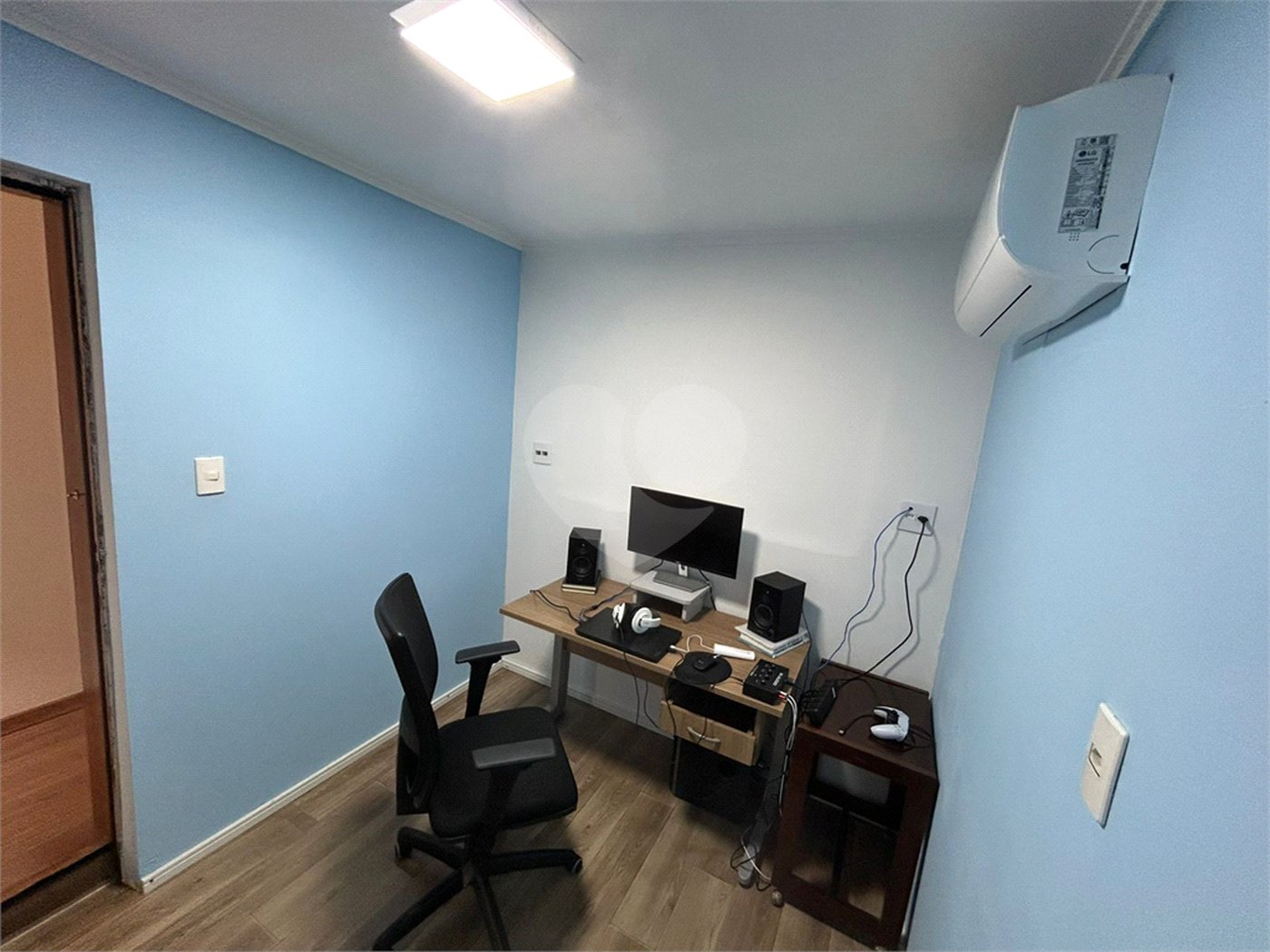 Sobrado à venda com 6 quartos, sendo 1 suíte,  em Vila do Encontro, São Paulo, SP