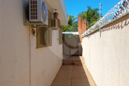 Casa à venda com 3 quartos, sendo 1 suíte, em Vila José Bonifácio, Araraquara, SP