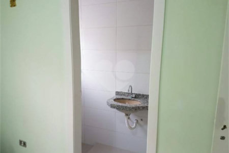 Casa à venda com 4 quartos, sendo 3 suítes, em Vila Brasilina, São Paulo, SP