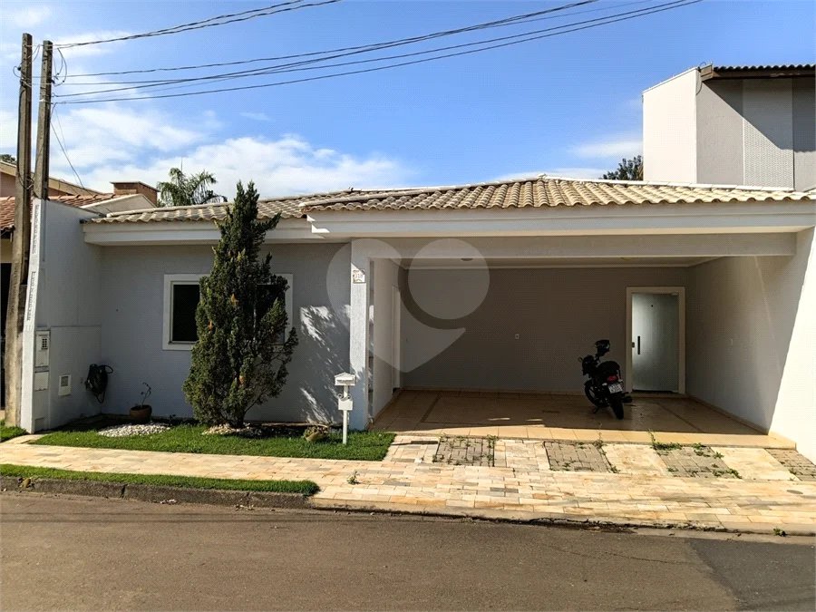 Casa à venda com 3 quartos, sendo 1 suíte,  no condomínio Residencial Eldorado, São Carlos - SP