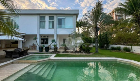 Casa à venda com 5 suítes no condomínio Malibu, Rio de Janeiro - RJ