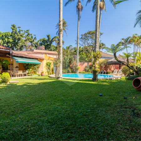 Casa à venda com 3 quartos, sendo 2 suítes, em Interlagos, São Paulo, SP