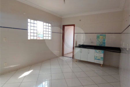 Casa à venda com 3 quartos, sendo 1 suíte, em Central Parque 4-l, Itapetininga, SP