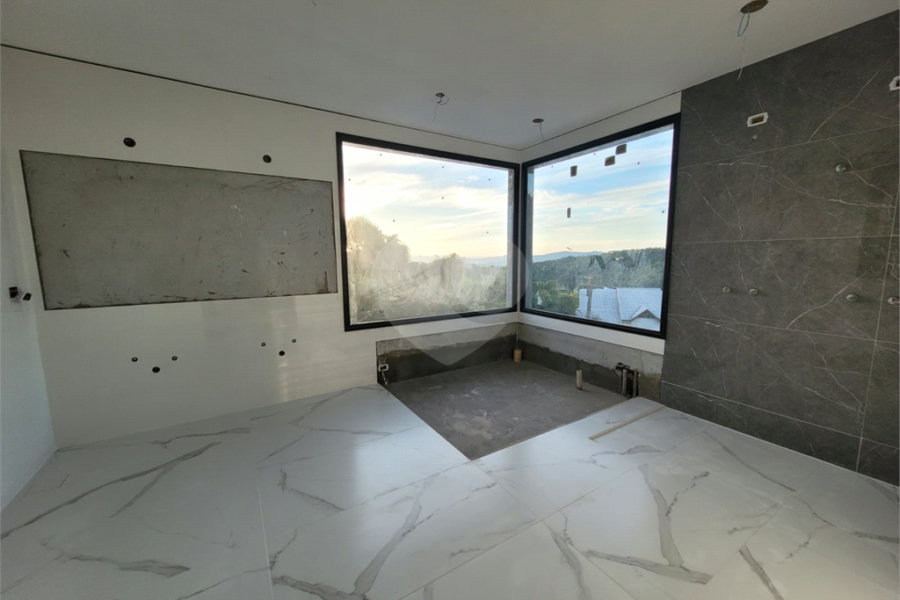 Casa à venda com 6 quartos, sendo 4 suítes, no condomínio Suíça da Cantareira, Mairiporã - SP