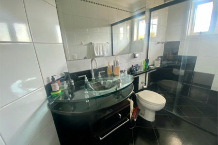 Casa à venda com 4 quartos, sendo 3 suítes, em Jardim Maia, Guarulhos, SP