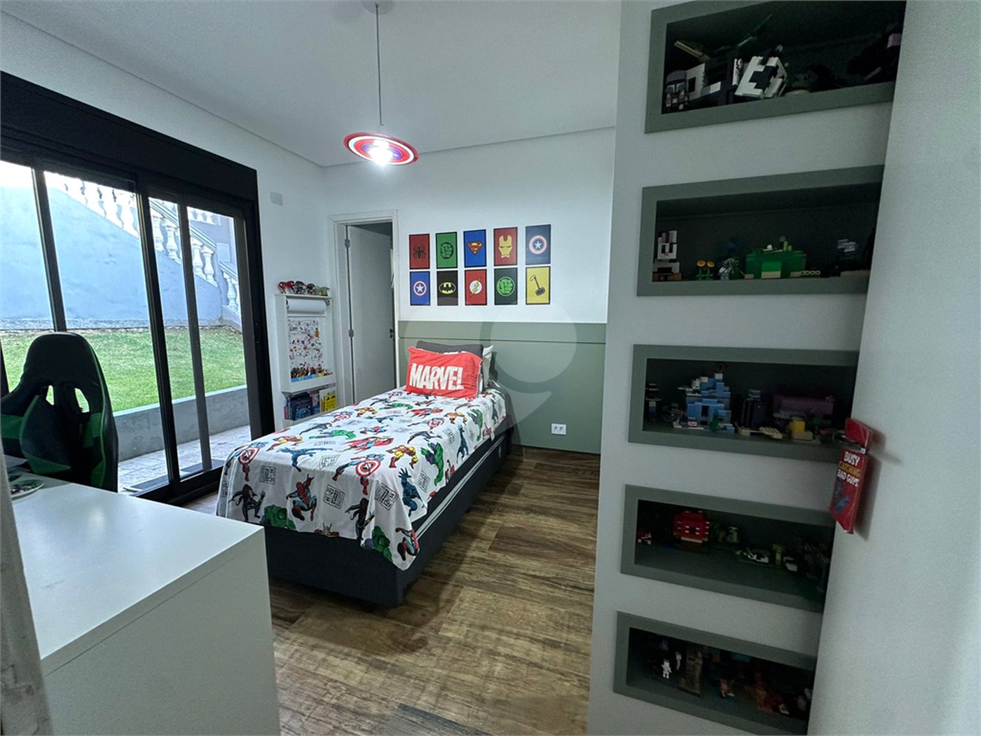 Casa à venda com 3 suítes no condomínio Estância Marambaia, Vinhedo - SP
