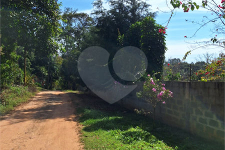 Chácara à venda ou para alugar com 3 quartos, sendo 1 suíte,  em Parque Residencial Itapeti, Mogi das Cruzes, SP