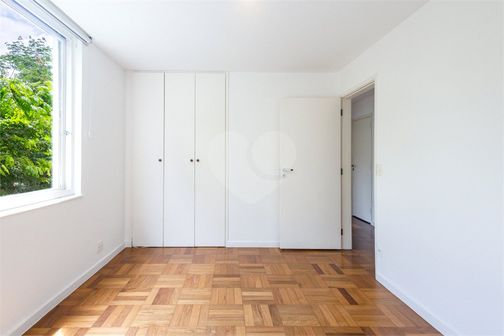 Apartamento à venda com 3 quartos, sendo 1 suíte, em Jardim Europa, São Paulo, SP
