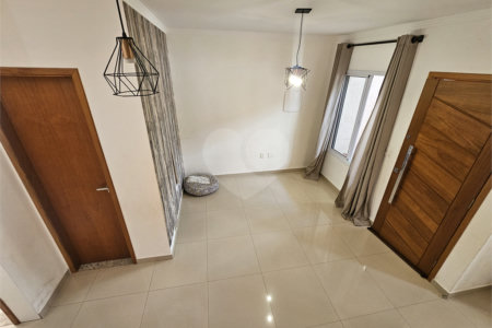 Sobrado à venda com 3 quartos, sendo 1 suíte,  em Vila Nivi, São Paulo, SP