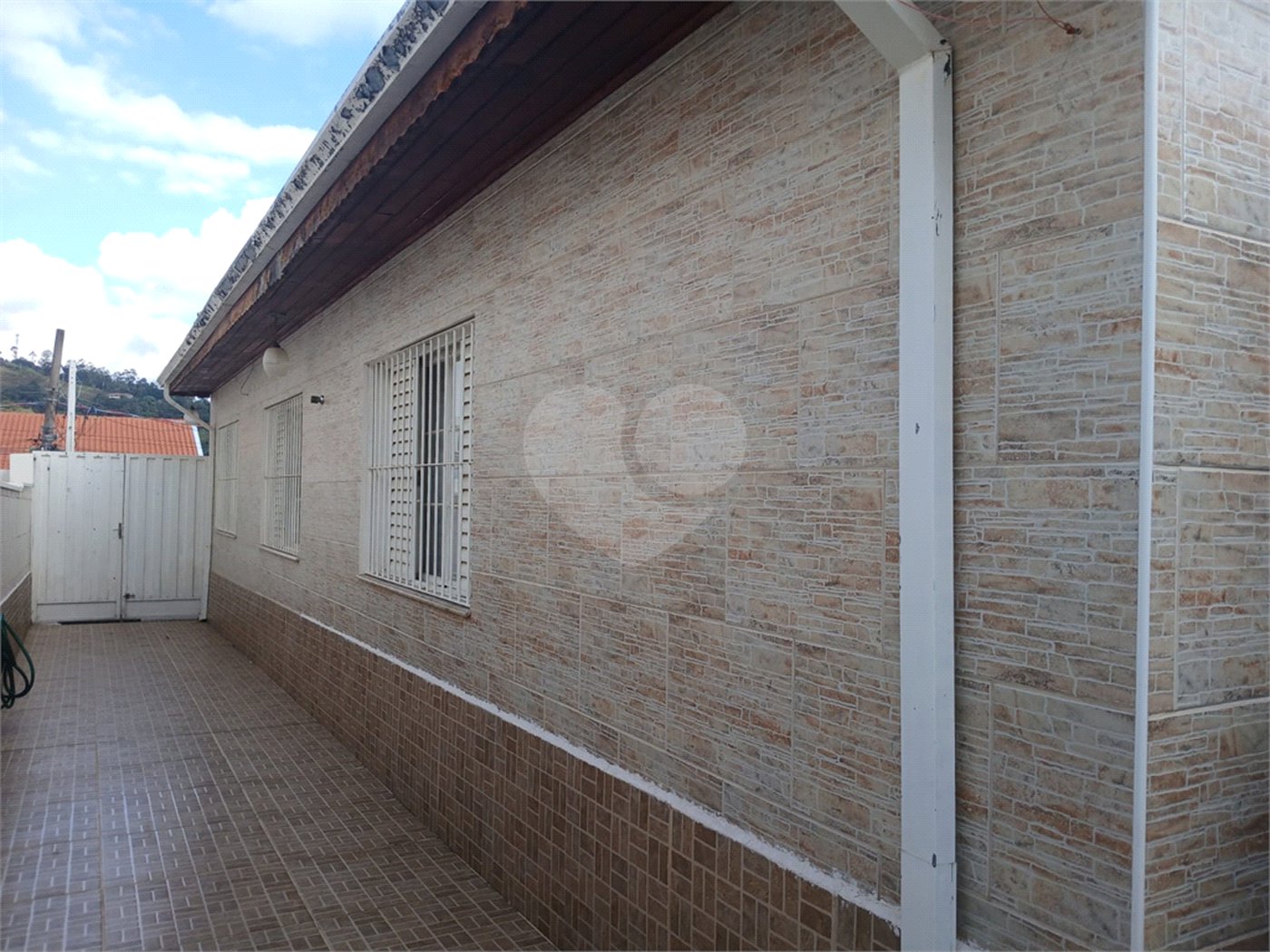 Casa à venda com 3 quartos, sendo 1 suíte,  em Esplanada Mendes Moraes, São Roque, SP