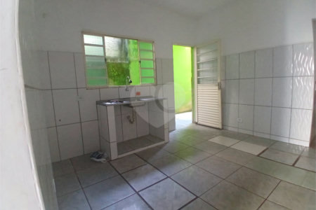 Casa à venda com 2 quartos em Jardim das Palmeiras, Atibaia, SP
