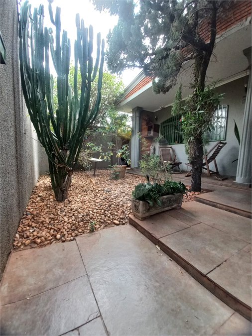 Casa à venda com 4 quartos, sendo 1 suíte,  em Parque dos Bandeirantes, Ribeirão Preto, SP