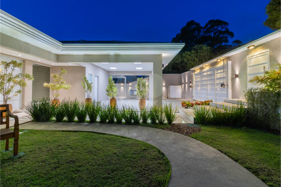 Casa à venda com 3 suítes no condomínio Parque Imperial da Cantareira, Mairiporã - SP