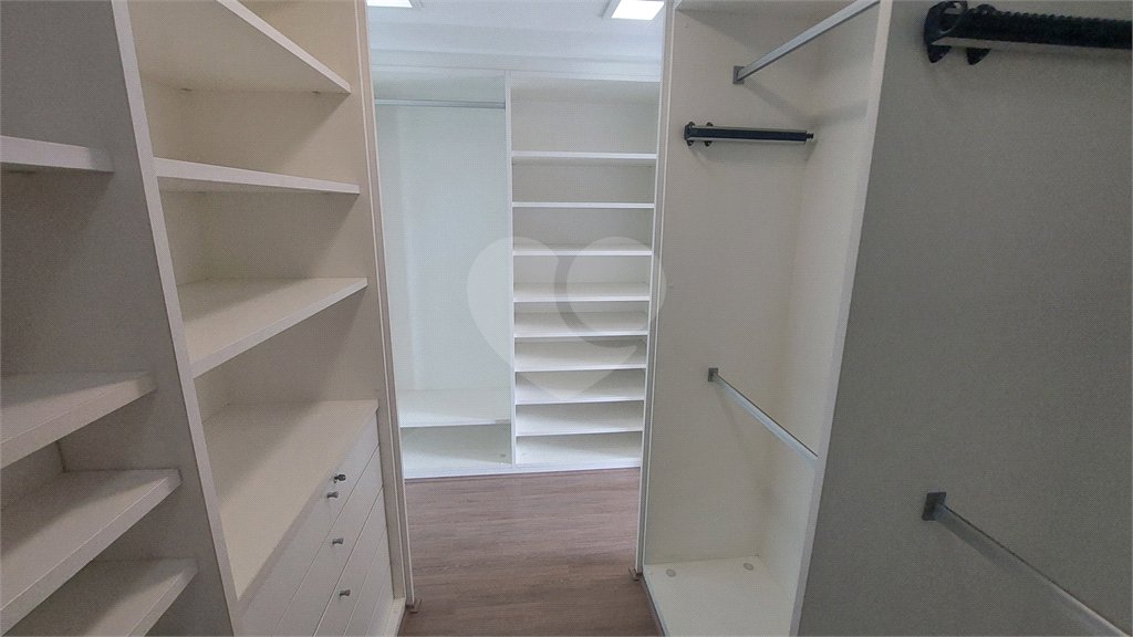 Apartamento à venda com 3 quartos, sendo 1 suíte, em Alto da Boa Vista, São Paulo, SP