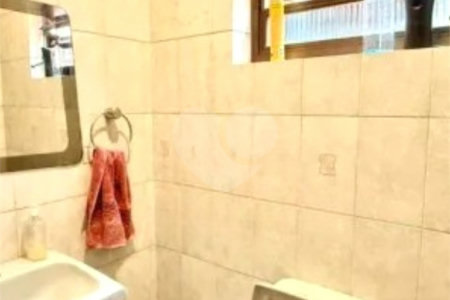 Sobrado à venda com 5 suítes em Vila Romana, São Paulo, SP