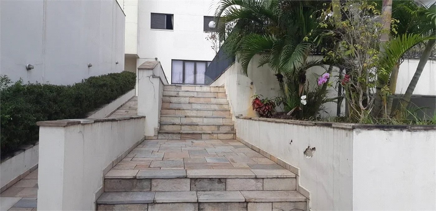 Apartamento 3 dorm, 1 suíte, 2 vagas no Belém