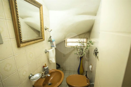 Casa à venda com 3 quartos, sendo 1 suíte, em Mirandópolis, São Paulo, SP