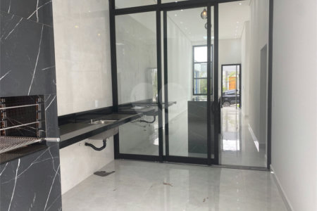 Casa à venda com 3 quartos, sendo 1 suíte, no condomínio Horto Florestal Villagio, Sorocaba - SP