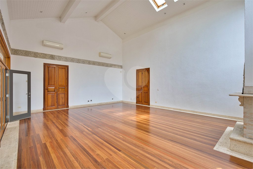 Casa Térrea à venda com 5 quartos, sendo 3 suítes, em Alto da Boa Vista, São Paulo, SP