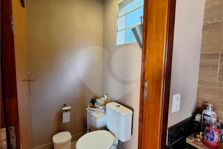 Casa à venda com 4 quartos, sendo 1 suíte, em Santa Cândida, Vinhedo, SP