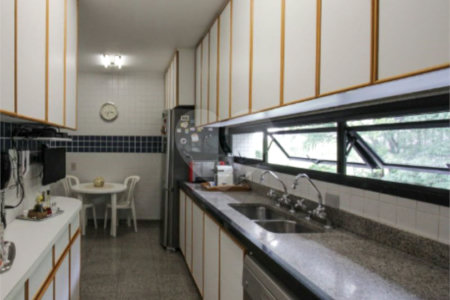 Apartamento à venda com 3 suítes em Vila Andrade, São Paulo, SP