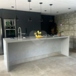 Casa à venda com 2 quartos, sendo 4 suítes, no condomínio Ponderosa, São Roque - SP