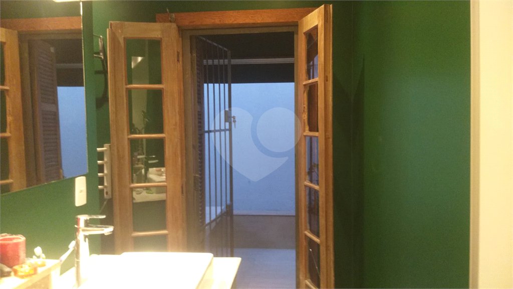 Casa à venda com 3 quartos, sendo 2 suítes, em Vila Mariana, São Paulo, SP