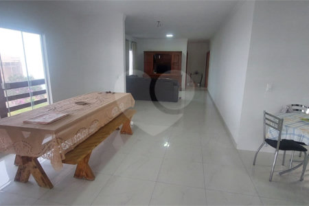 Casa à venda com 3 suítes no condomínio Riviera dos Pássaros, Joanópolis - SP