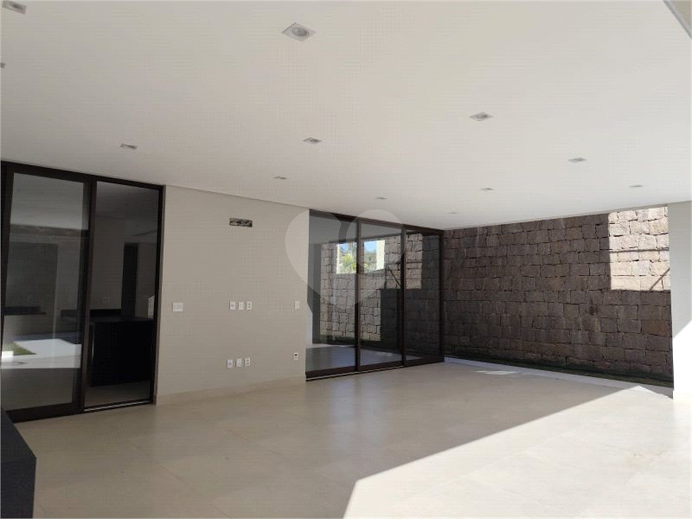 Casa à venda com 3 suítes no condomínio Recanto das Palmas, Vinhedo - SP