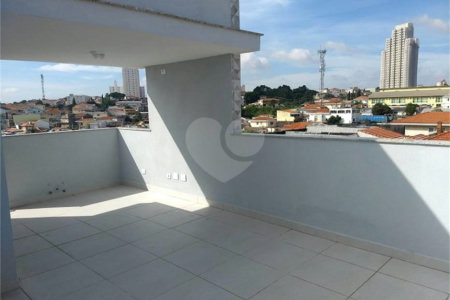 Casa à venda com 3 quartos, sendo 1 suíte, no condomínio Parque Vitória, São Paulo - SP