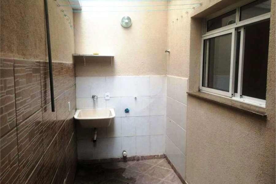 Casa à venda com 3 quartos, sendo 1 suíte, no condomínio Vila das Macieiras, São Paulo - SP