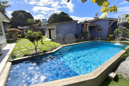 Casa à venda com 4 quartos, sendo 2 suítes, no Centro, Santa Cruz Cabrália, BA