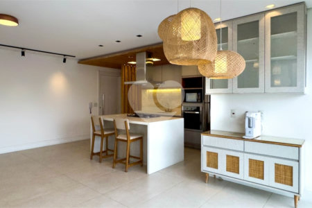 Apartamento à venda com 2 quartos, sendo 1 suíte,  em Vila Olímpia, São Paulo, SP